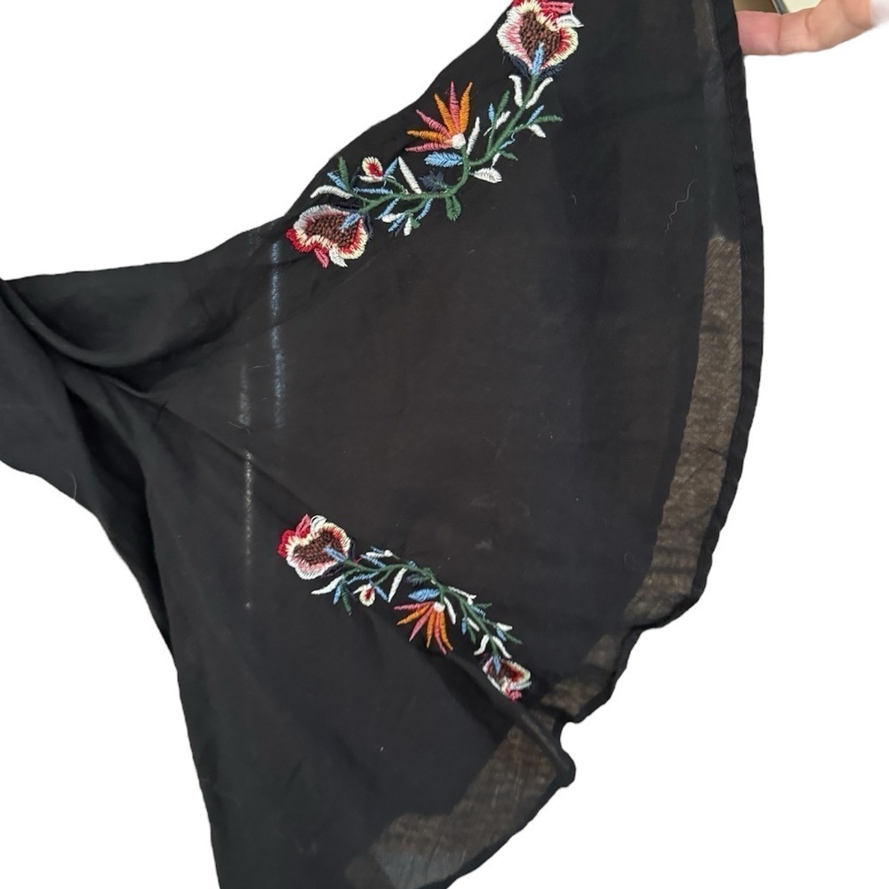 ZARA Trafaluc Sheer Black Floral Embroidered Whimsygoth Top Bell Sleeve Size XS - Picture 6 of 7